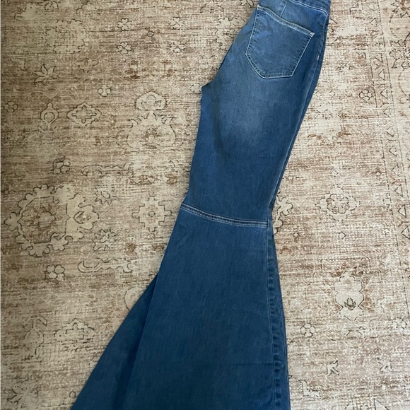 Free People Float On Jeans
Size 29
Good condition - Picture 9 of 9
